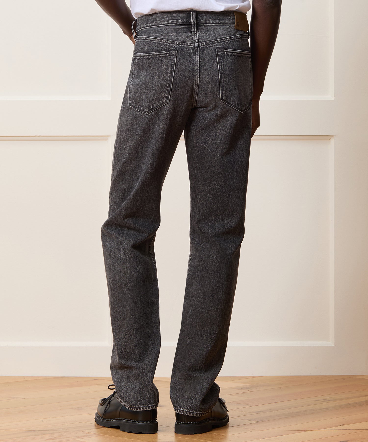 Straight Fit Jean in Charcoal - Image 5