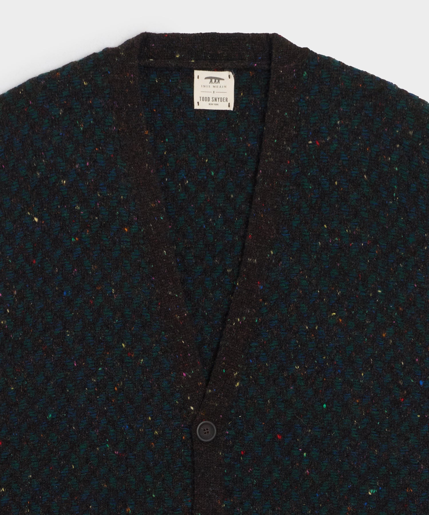 Inis Me??in Merino-Cashmere V-Neck Cardigan in Charcoal - Image 5
