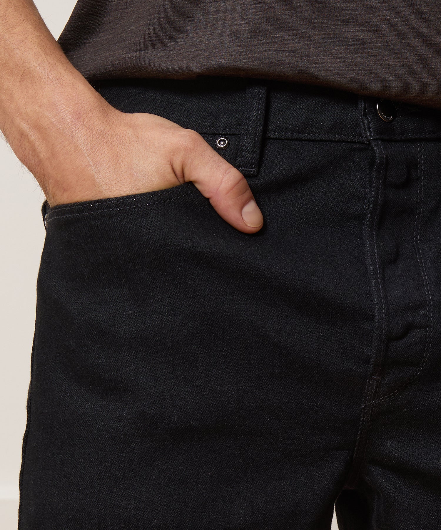 Straight Japanese Selvedge Stretch Jean in Black - Image 5