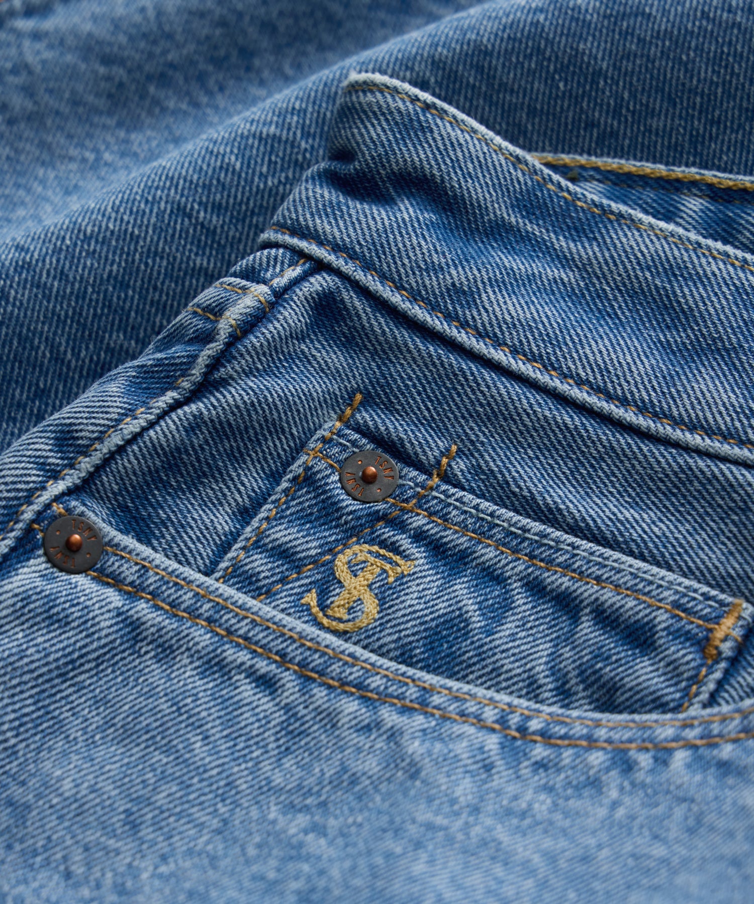 8 Relaxed Denim Short - Image 8