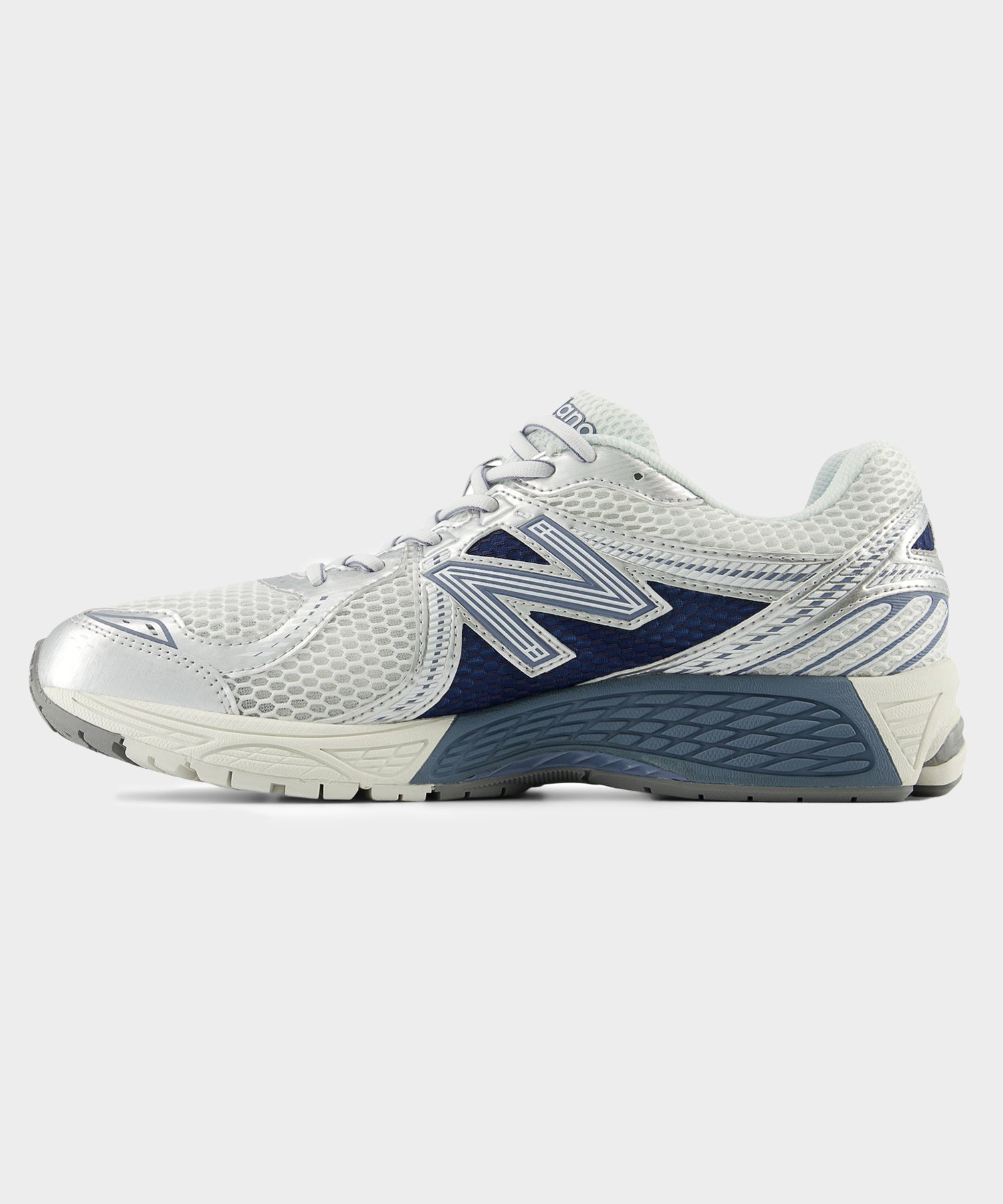 New Balance 860v2 in Arctic Grey - Image 2