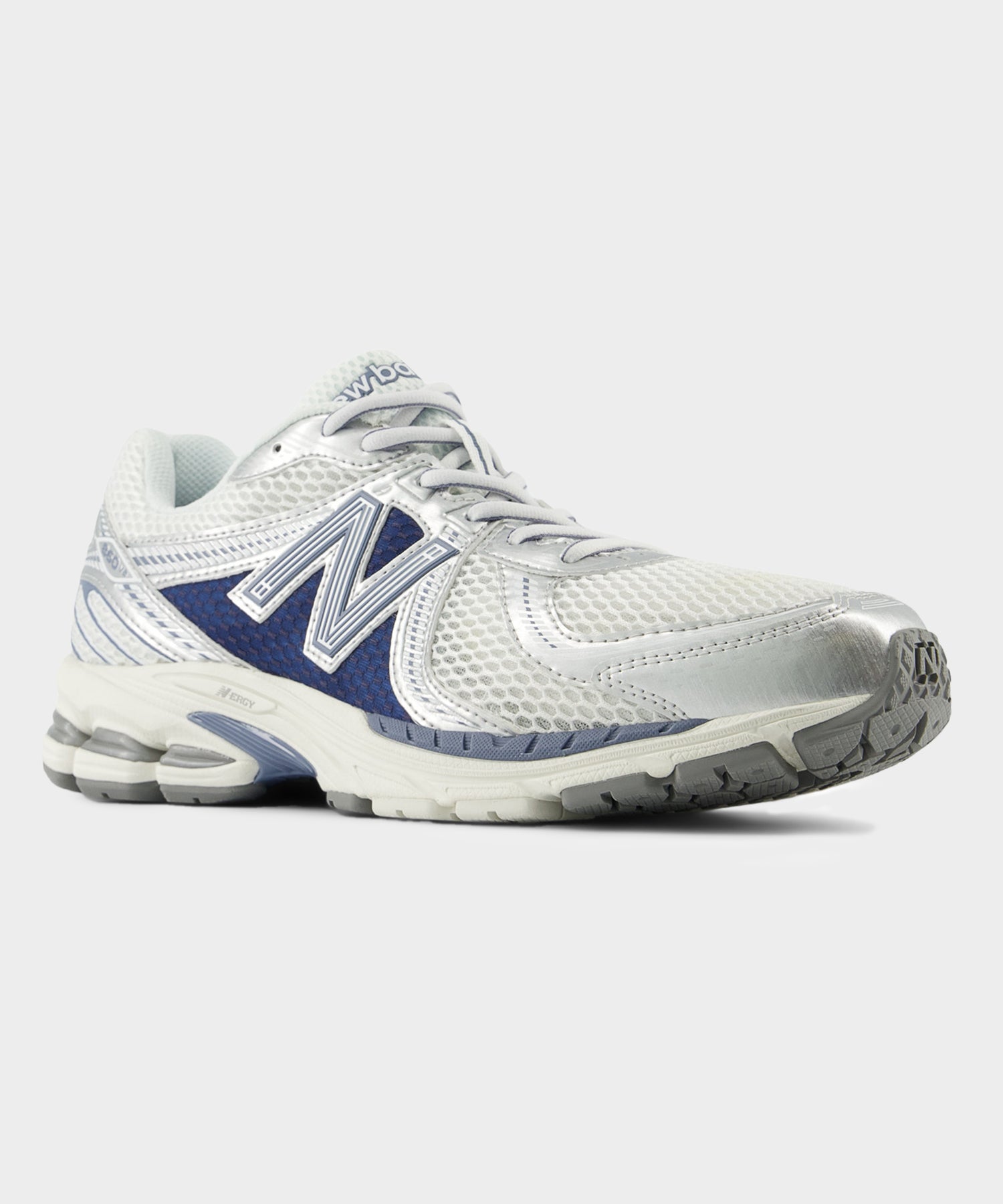 New Balance 860v2 in Arctic Grey - Image 4