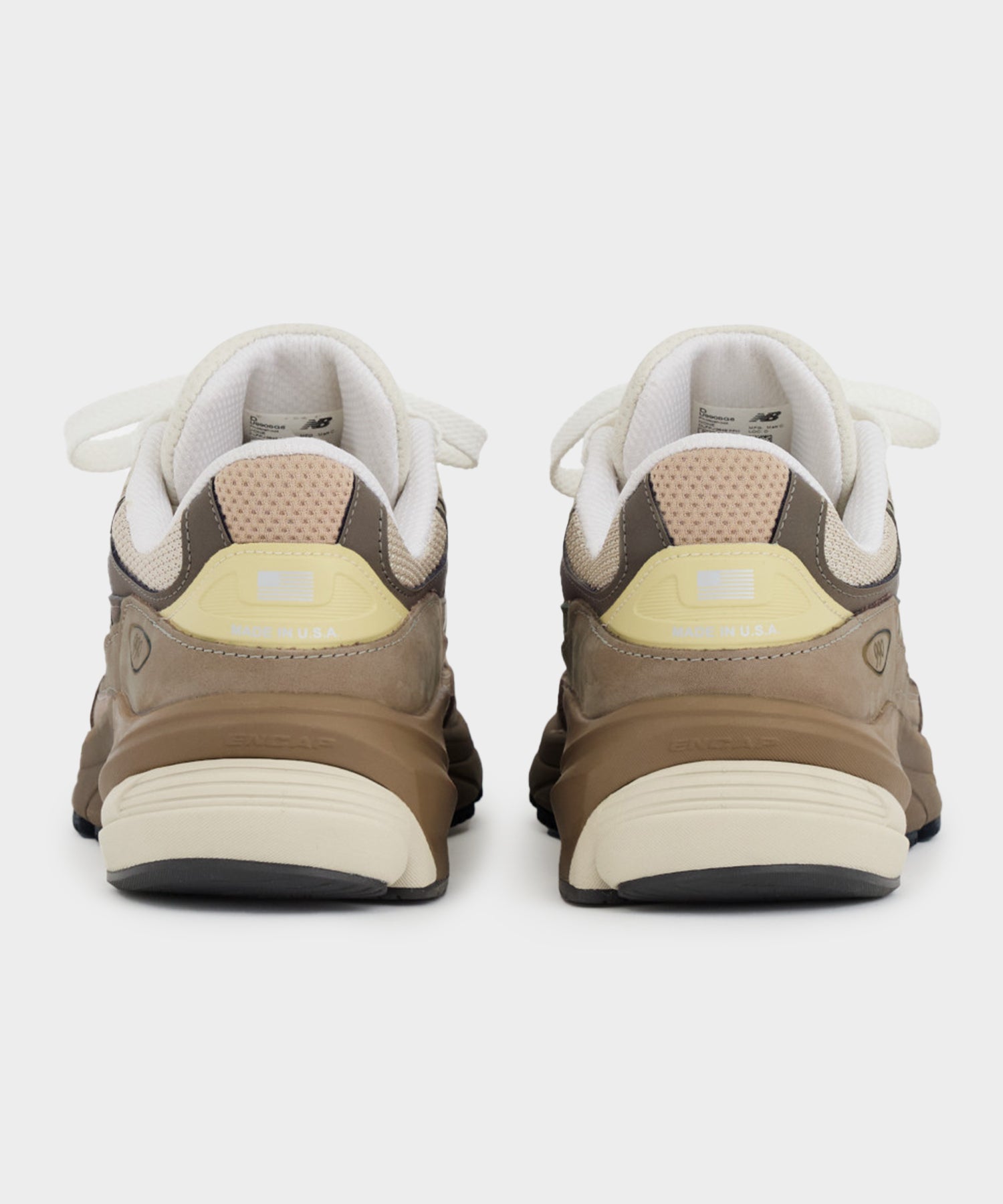 New Balance U990v6 Sneaker - Image 3
