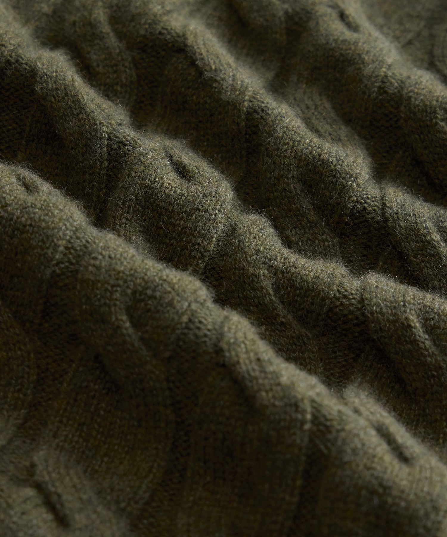 Italian Cashmere Cable Knit Sweater - Image 8