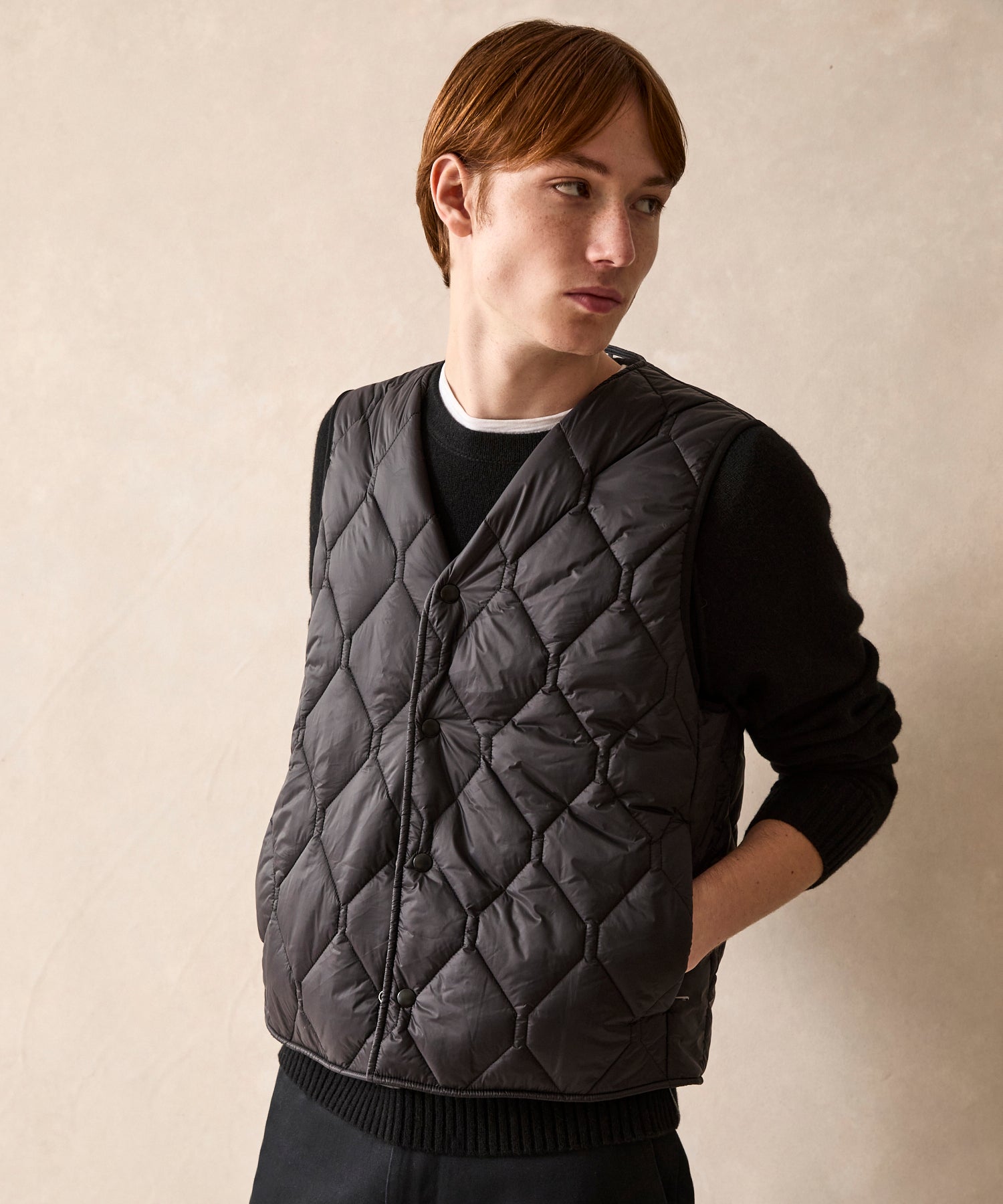Convertible Quilted Gilet Vest in Black - Image 2