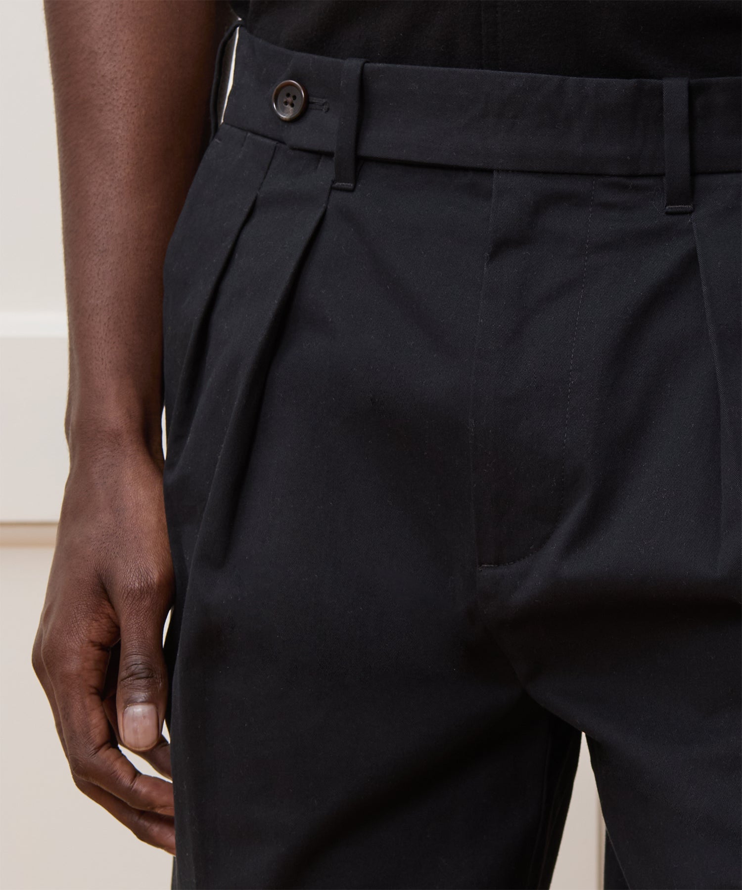 7 Pleated Tab Short - Image 5