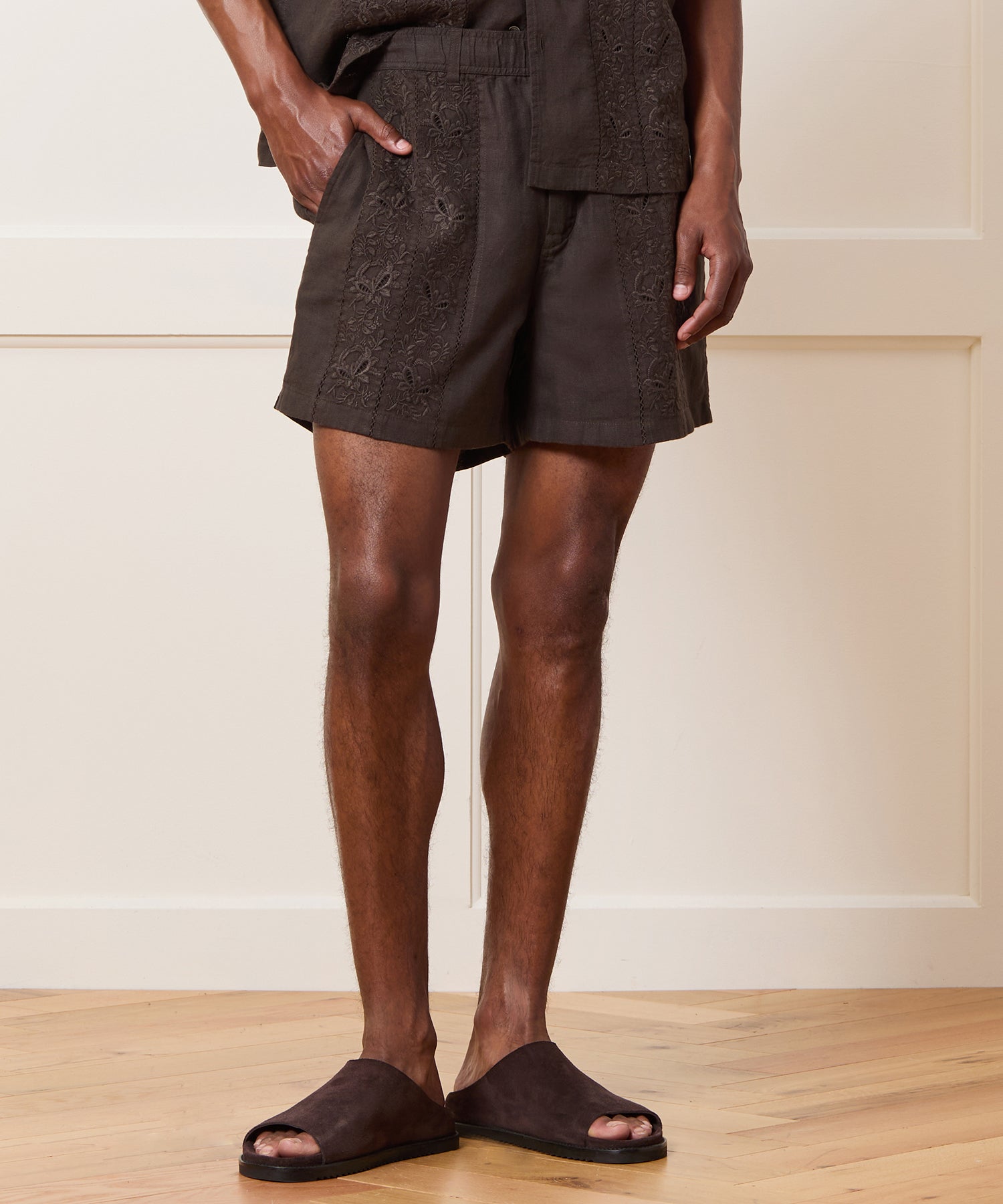 5 Embroidered Linen Beachcomber Short - Image 2