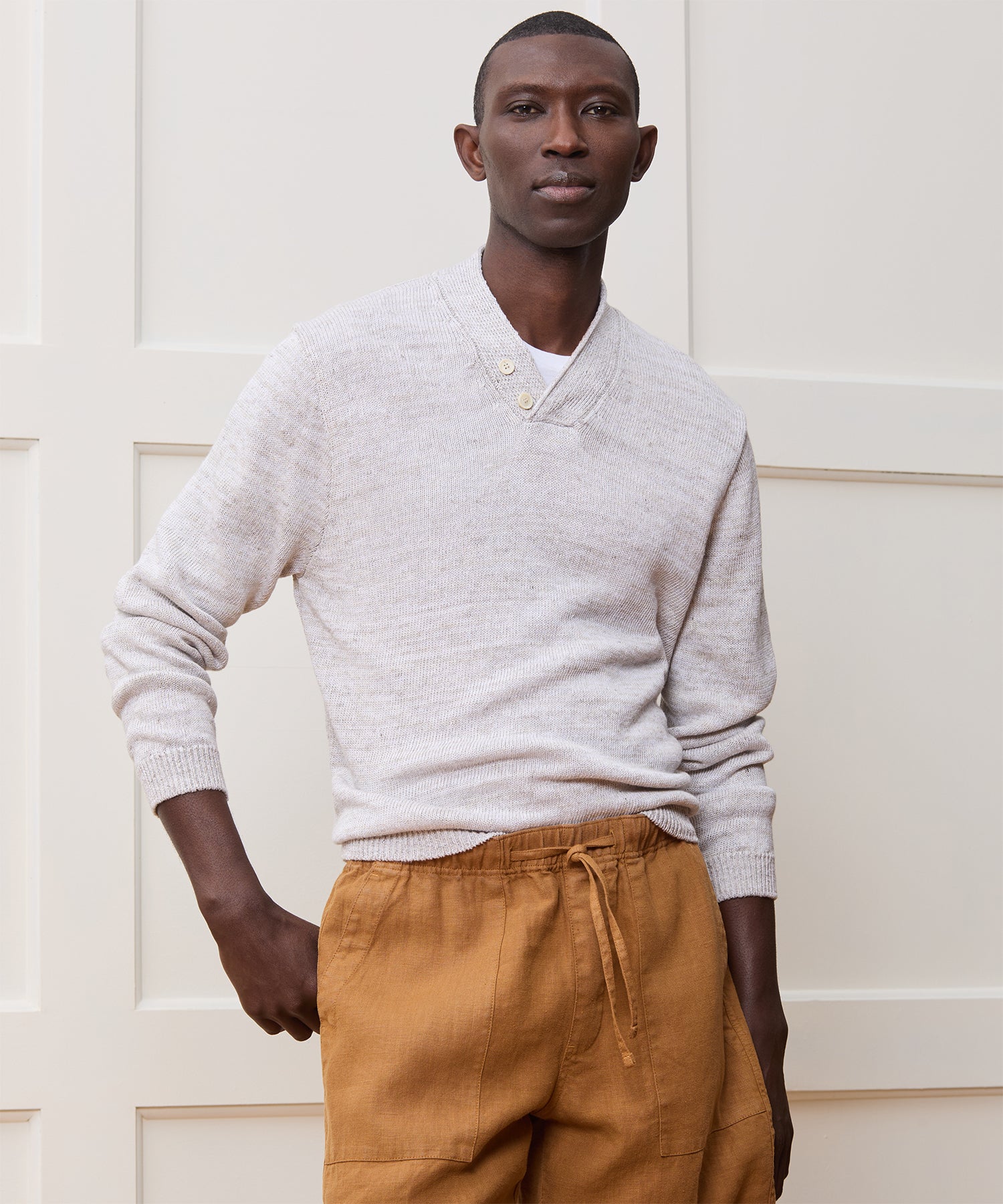 Inis Me??in Linen Hurler V-Neck Sweater in Silver Marl - Image 2