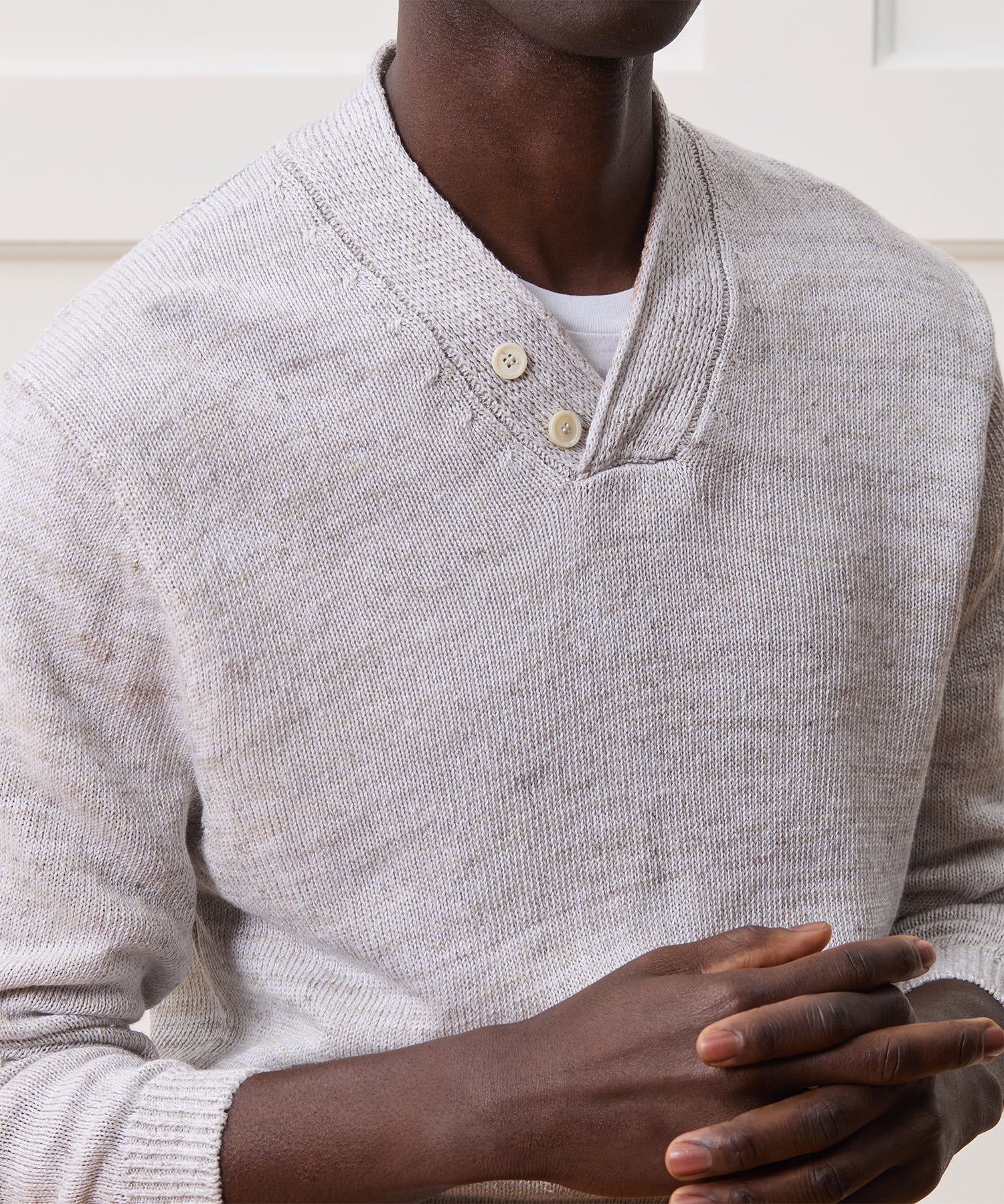 Inis Me??in Linen Hurler V-Neck Sweater in Silver Marl - Image 4