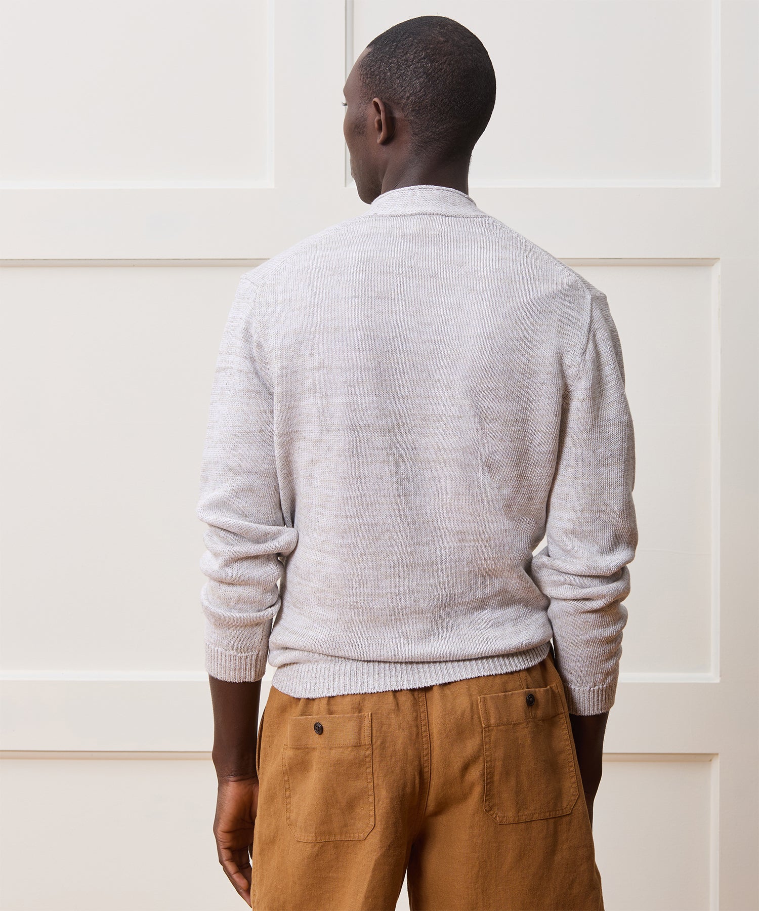 Inis Me??in Linen Hurler V-Neck Sweater in Silver Marl - Image 5