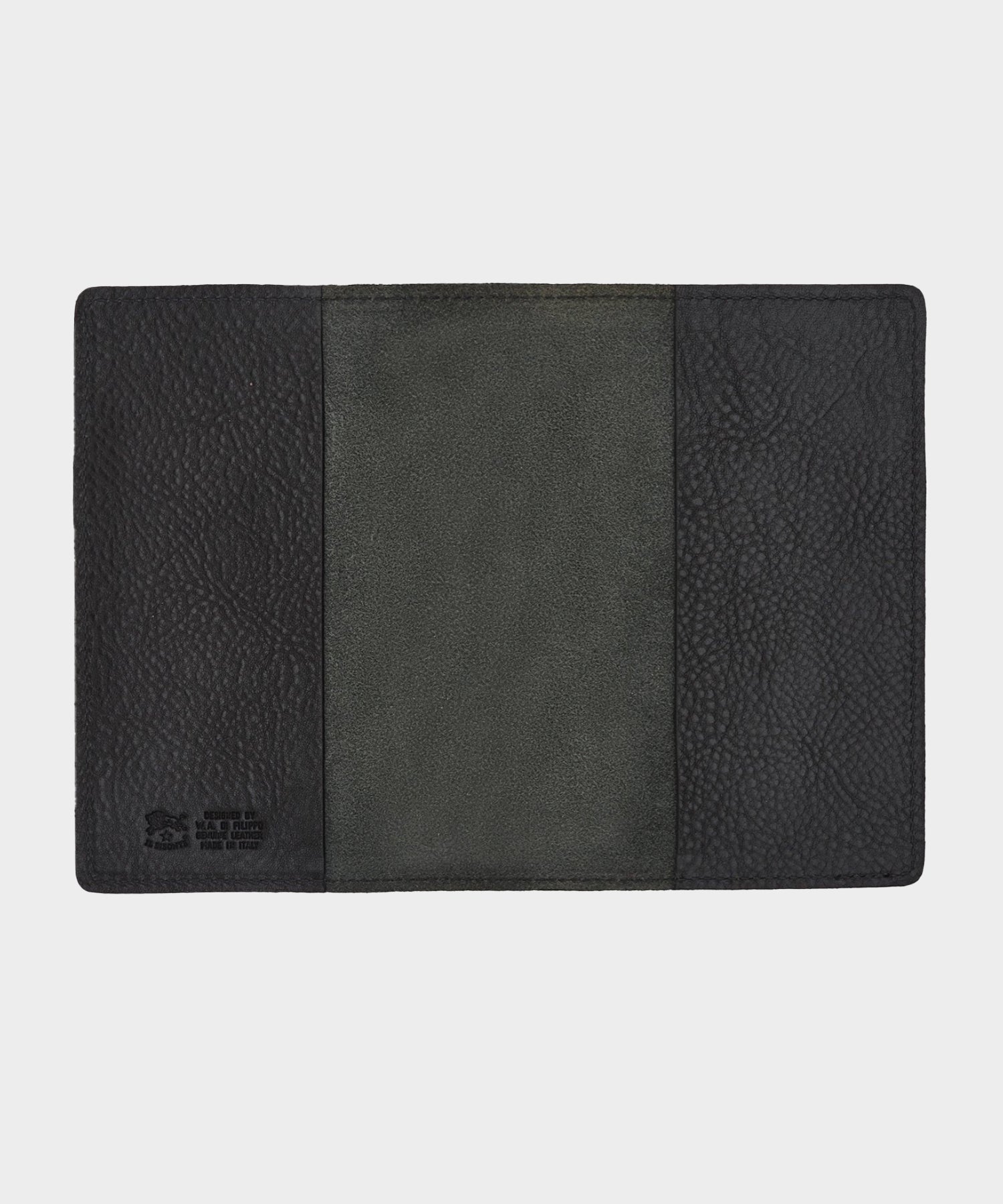 Il Bisonte Leather Passport Holder in Black - Image 3