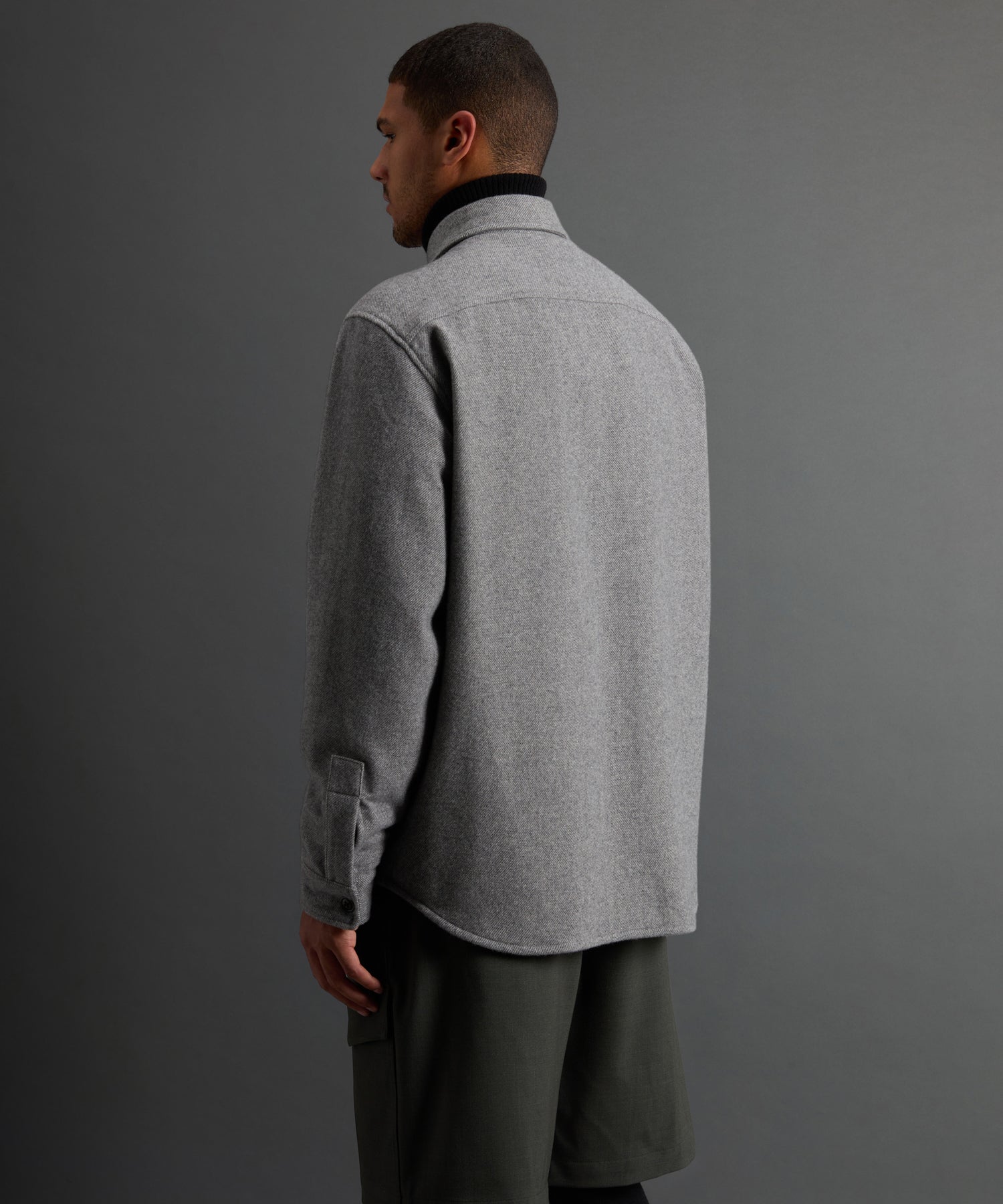 Todd Snyder X Woolrich Cashmere Shirt Jacket in Grey - Image 4
