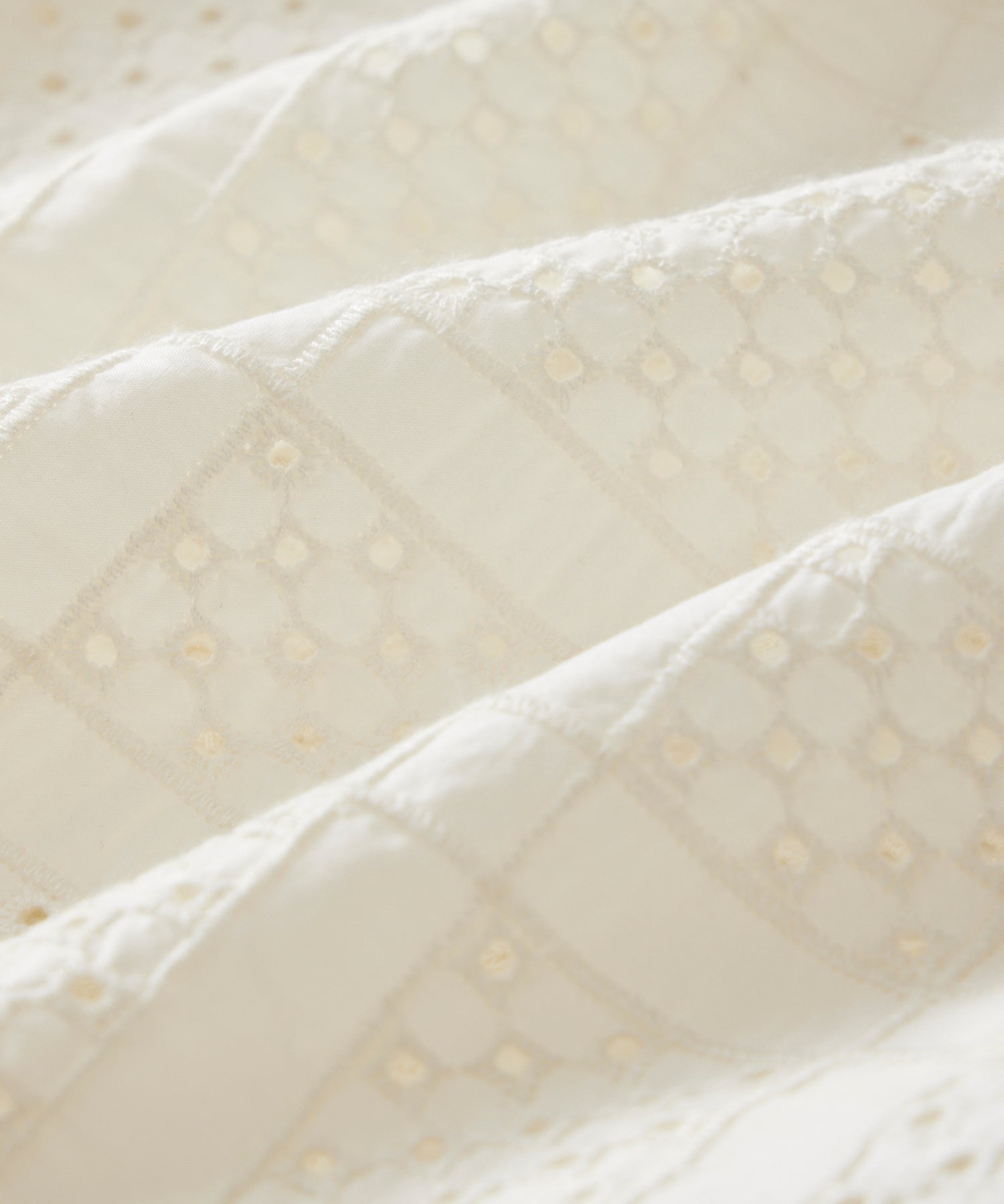 Cropped Embroidered Eyelet Camp Collar Shirt - Image 7