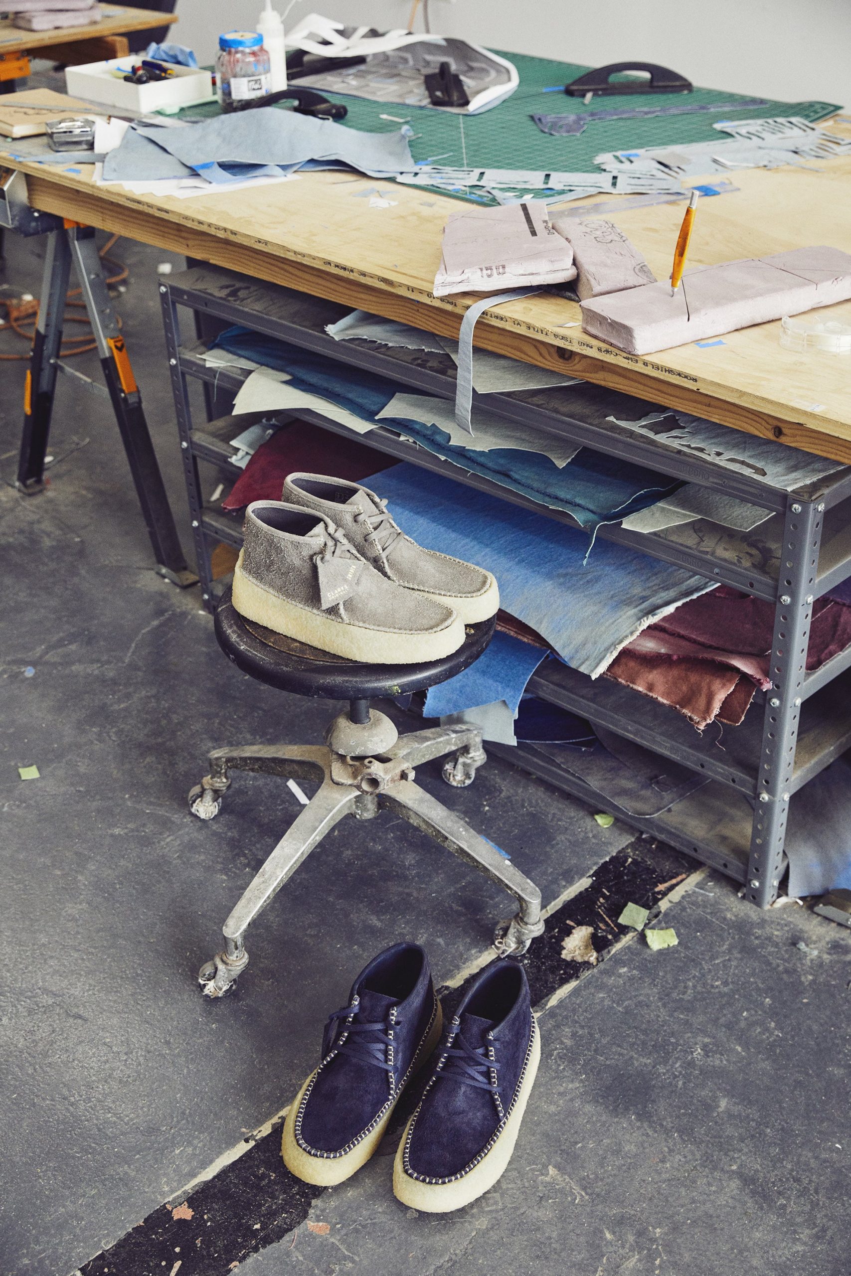 Todd Snyder X Clarks Originals Caravan Boot in Navy - Image 8