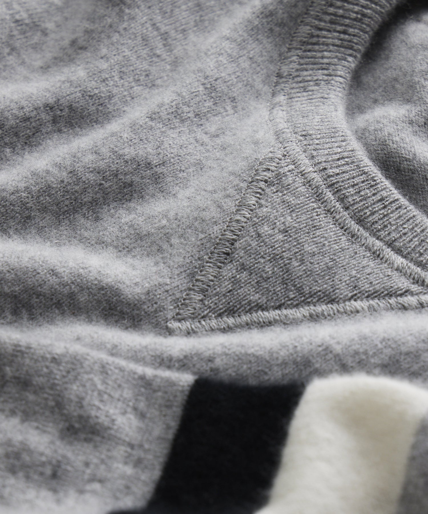 Arm Stripe Cashmere Sweatshirt in Grey Heather - Image 2
