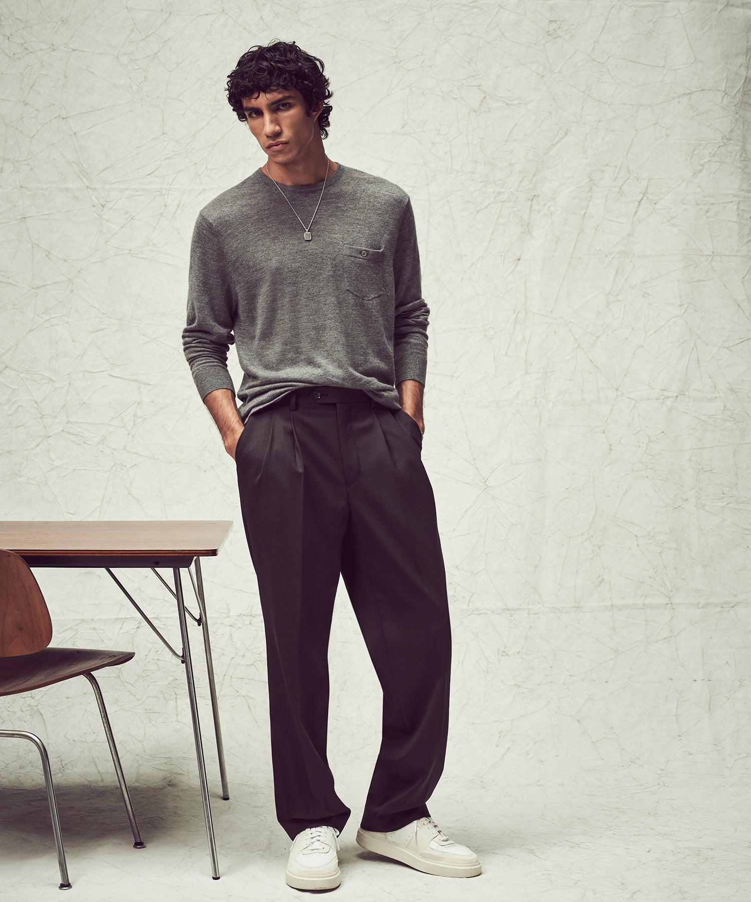 Premium Cashmere Pocket Tee in Oxford Grey - Image 4
