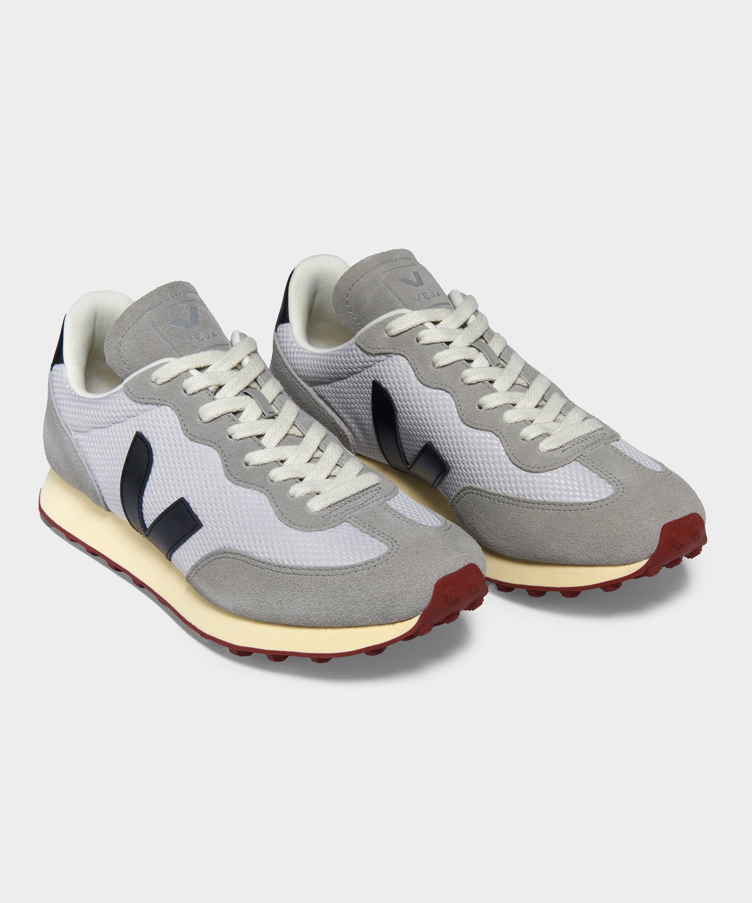 Veja Rio Branco Alveomesh in Light Grey + Black - Image 2