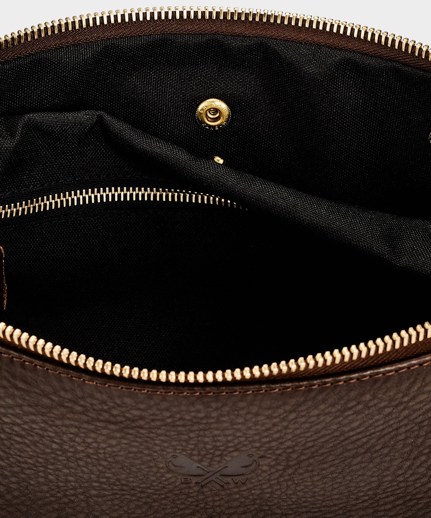 Bennett Winch Leather Washbag - Image 6