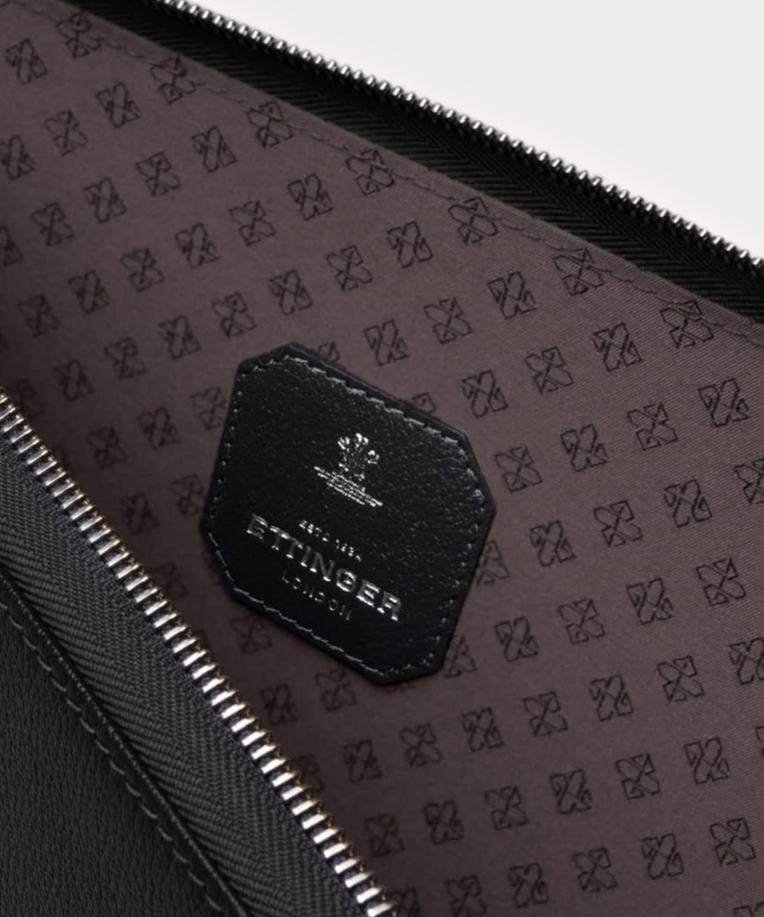 Ettinger Capra Large Zip A4 Portfolio Pouch In Black - Image 4