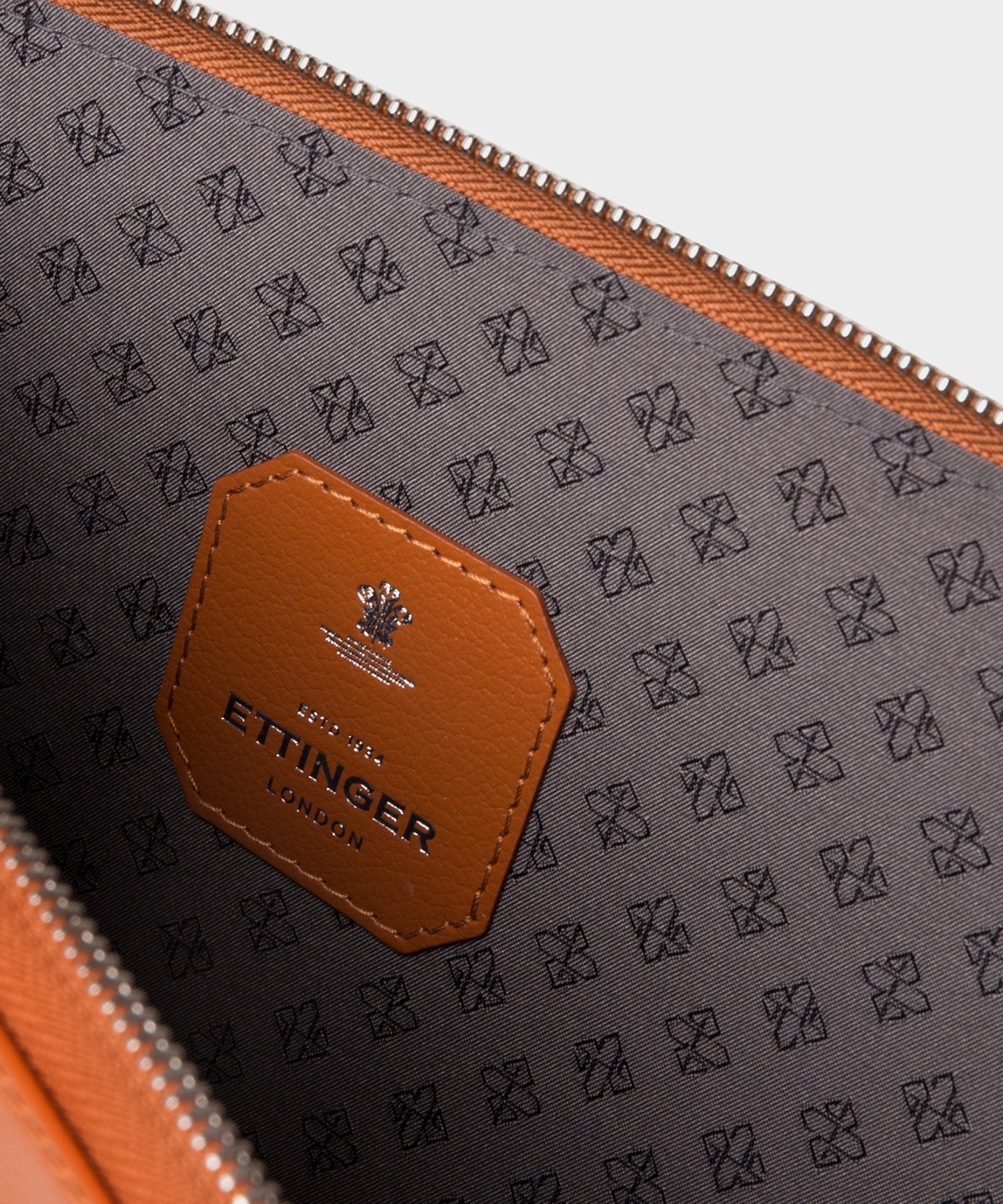 Ettinger Capra Large Zip A4 Portfolio Pouch in Tan - Image 3