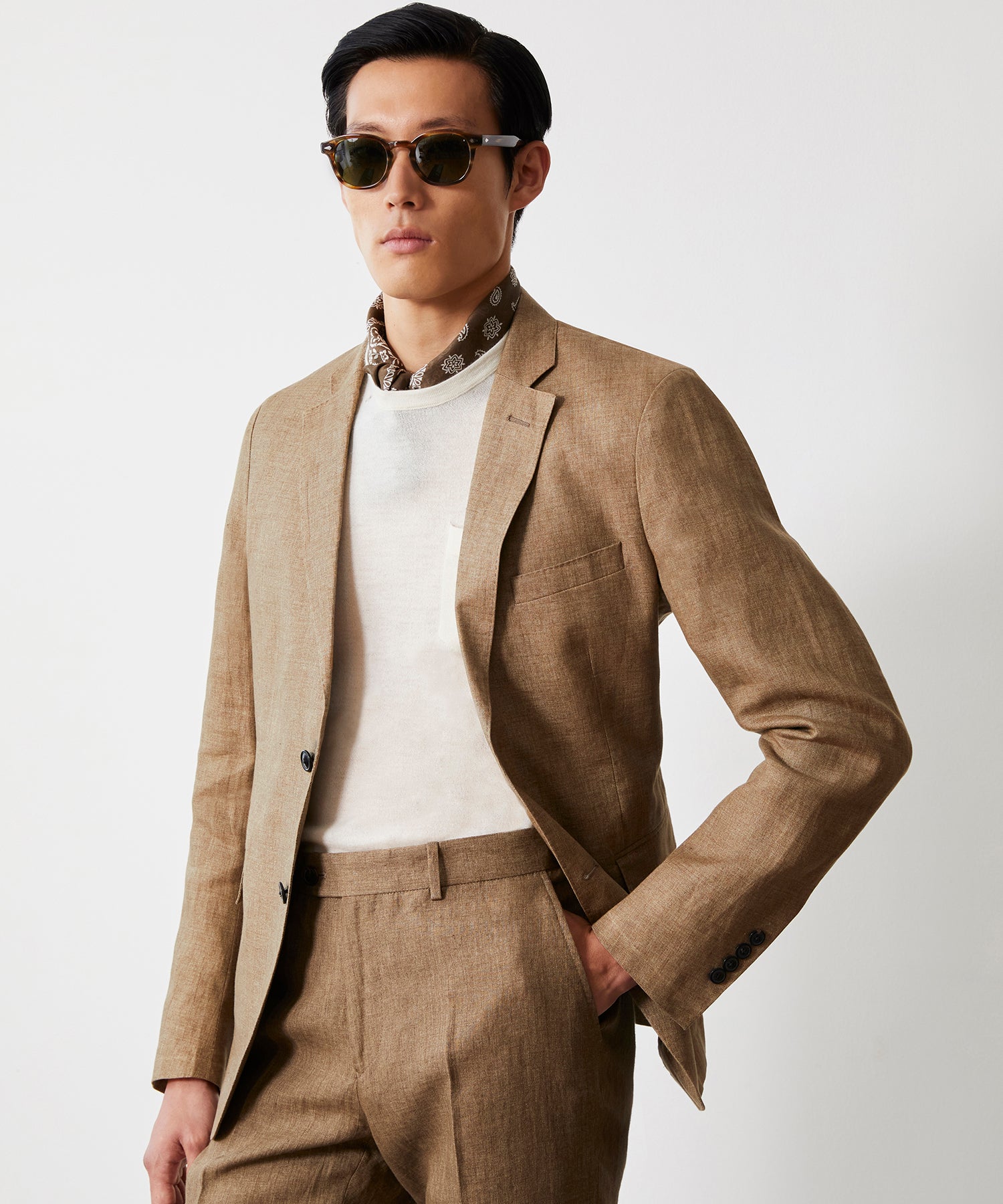 Italian Linen Sutton Jacket in Safari Tan - Image 2